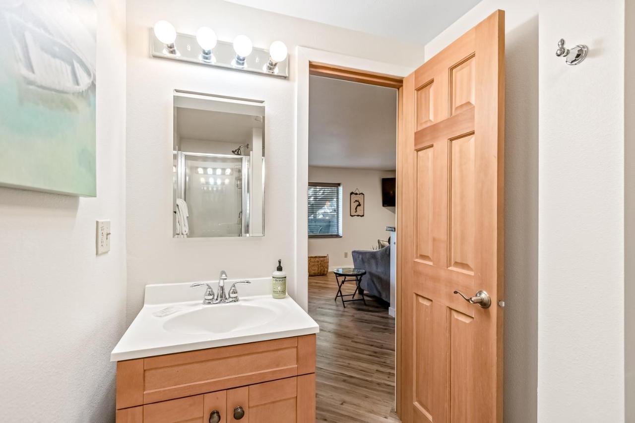 Appartamento Driftwood Waterfront Gem Sandpoint Esterno foto